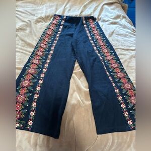 NWT Zara Black Embroidered Cropped Pants XS
